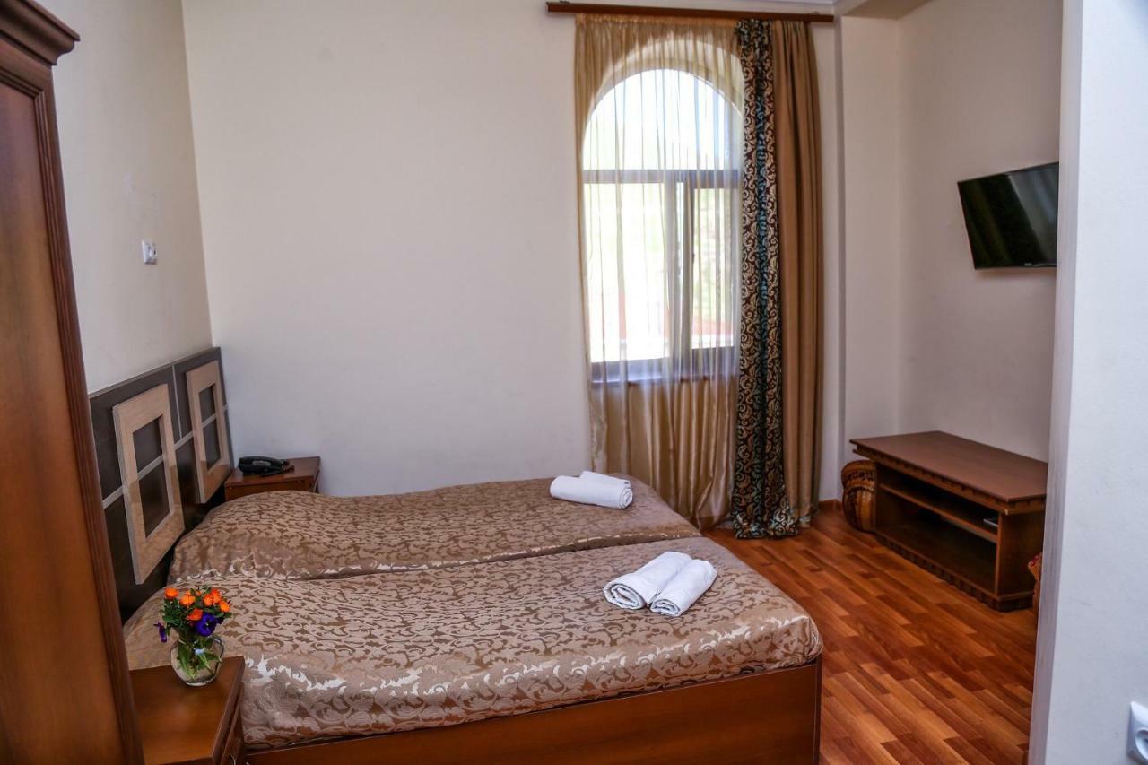 Lara Hotel Goris Εξωτερικό φωτογραφία