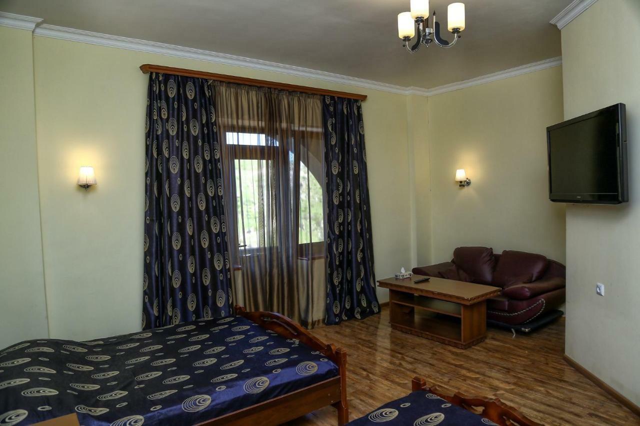 Lara Hotel Goris Εξωτερικό φωτογραφία